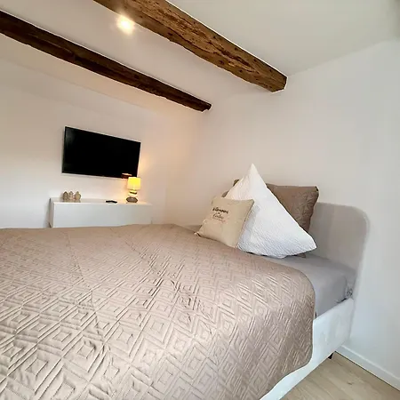 Ewelinas Altstudio Appartement *